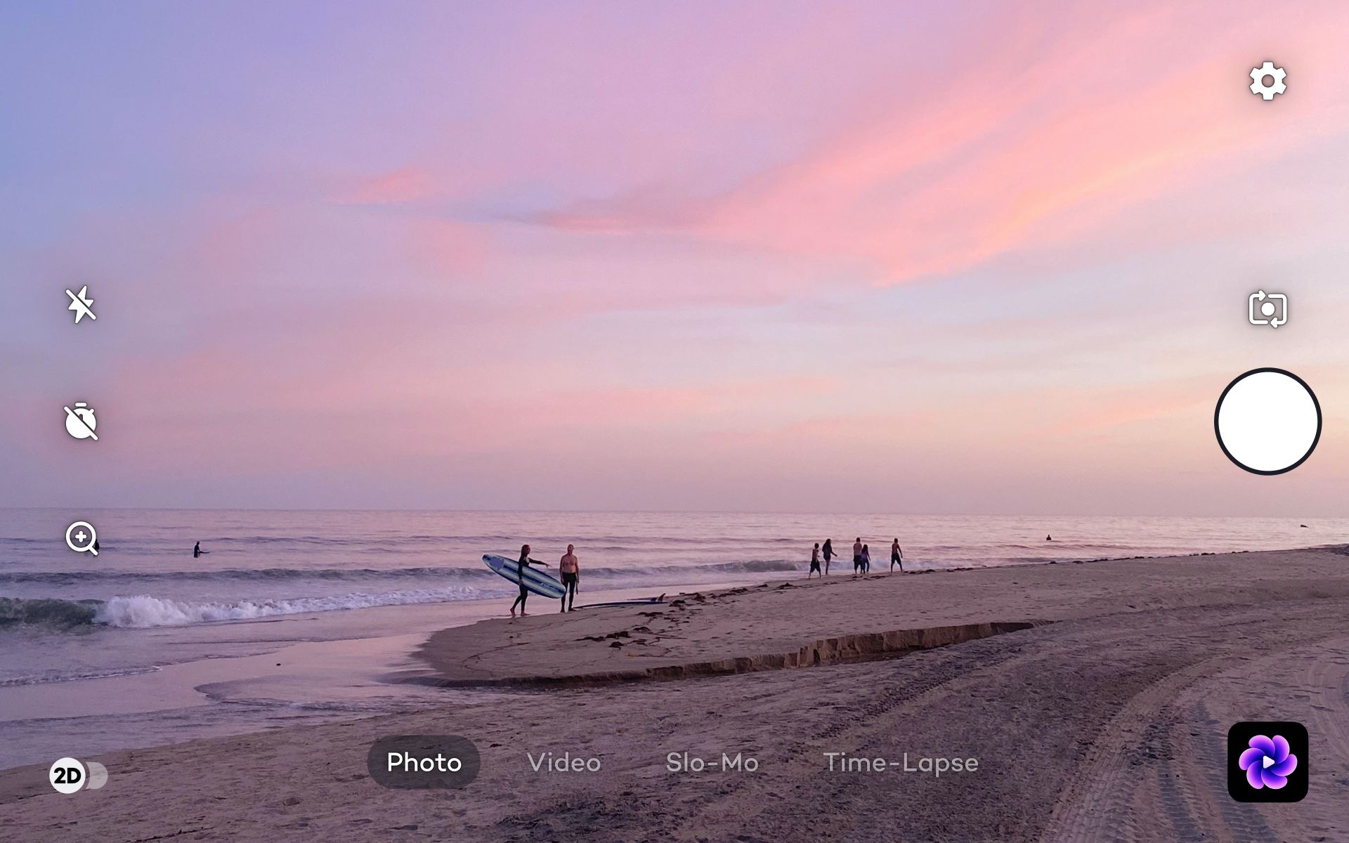 Leia Camera app interface featuring intuitive capture controls and real-time 3D preview with depth adjustment settings